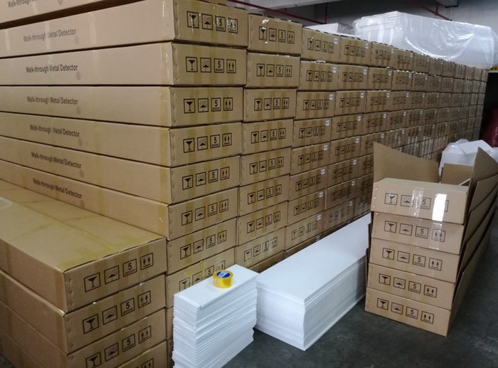 手持安检仪,安检门仓库成品.jpg
